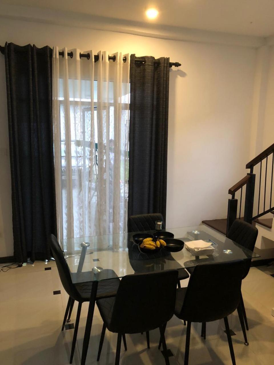 Vidushi * Minuwangoda